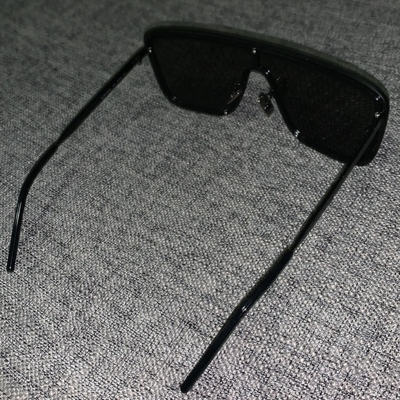 Slick Sunglasses - Picture 2 of 2